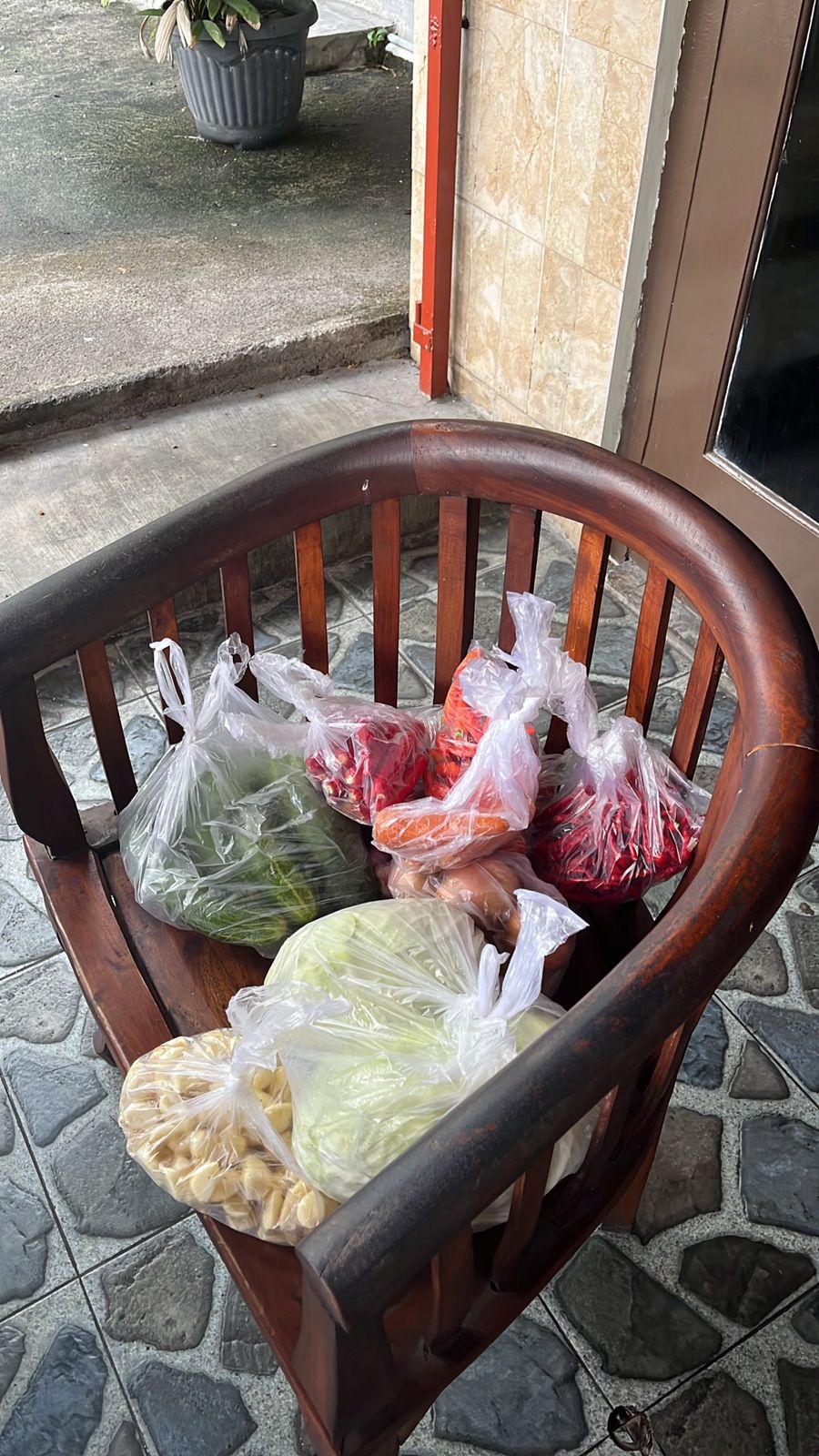 Fresh commodities in the LadangGo supply process